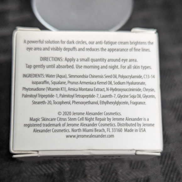 Jerome Alexander Magic Skincare Revitalizing Eye Cream. - Picture 2 of 3